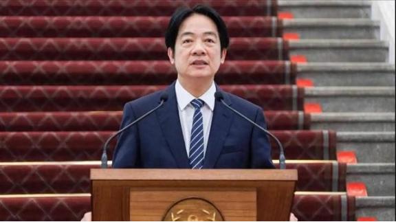 台湾问题的解决最近有了新路子，既不搞和平谈判，也不直接武力统一，而是让台湾自己扛