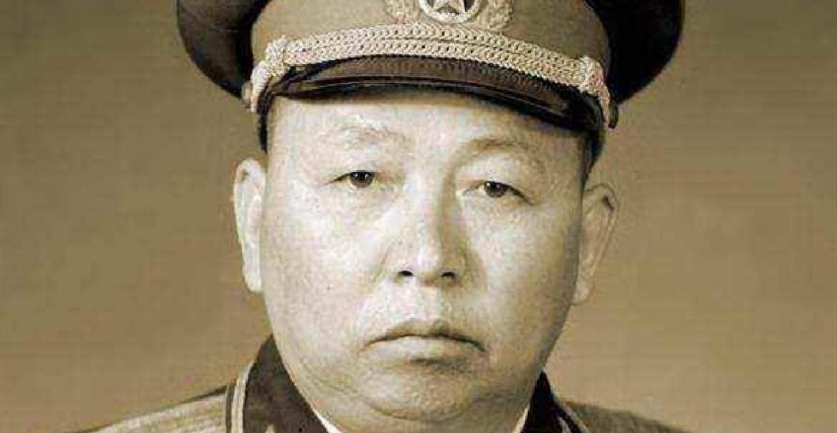 南京某位副参谋长新官上任，竟受到许世友及三位军长列队亲自迎接，他究竟是谁？
19