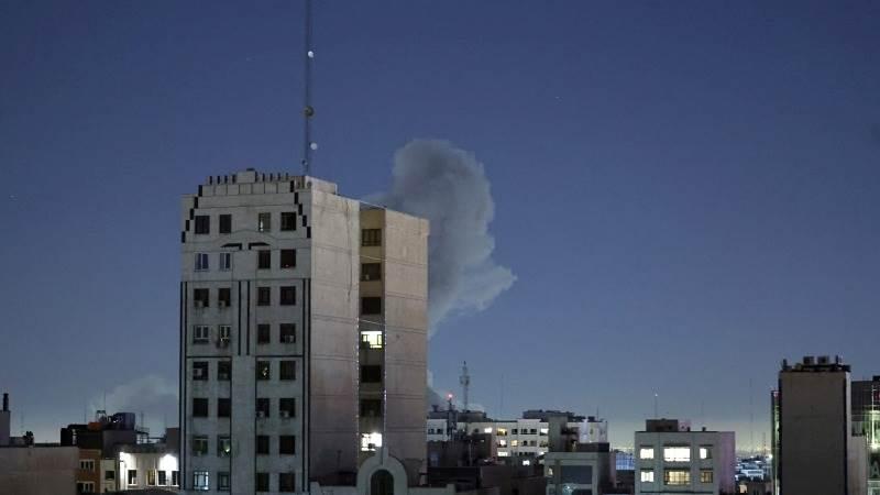 伊朗南部霍尔木兹甘省锡里克地区发生爆炸 原因不明
据伊朗官方媒体伊朗伊斯兰共和国