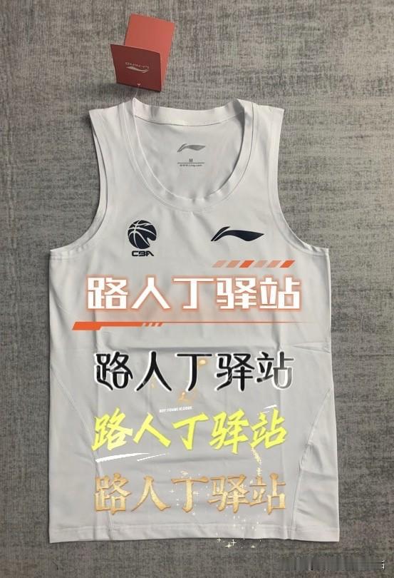 生日当天，和其中一颗牙齿告了一个别！
吃，肯定不香了！另，生日大餐免了！
打球，
