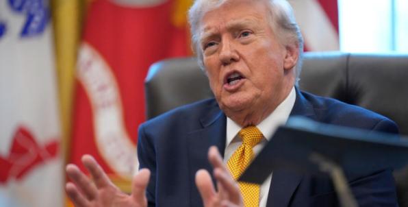 美以两国的目的可以说是很明确，特朗普表态，伊朗当前局势可以被描述为“政权更迭”，