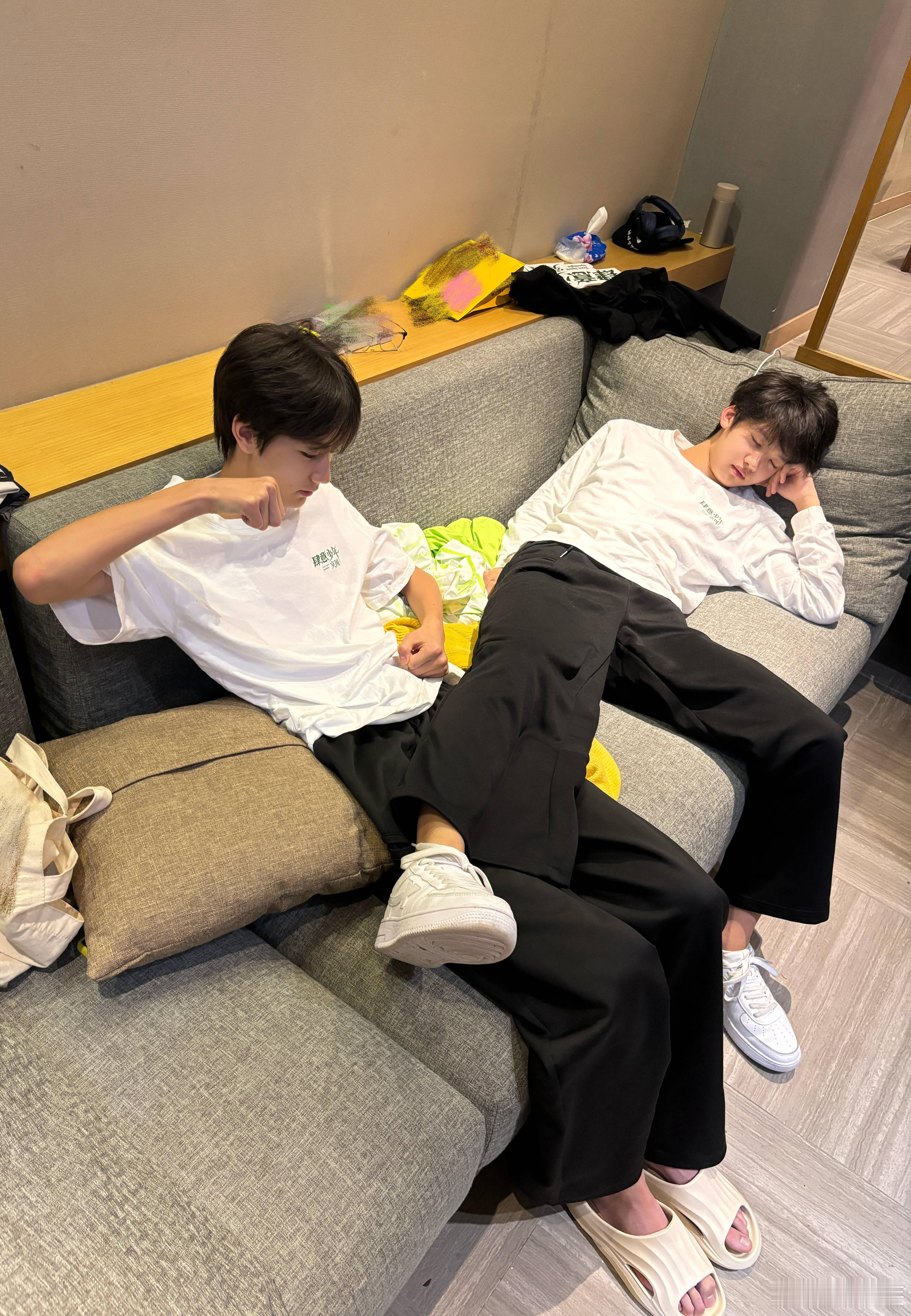 以前是我有眼不识泰山了 我求你再卖一个吧 