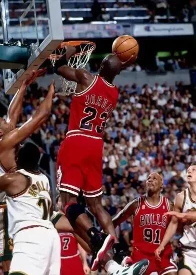 我的篮球导师--乔丹！
   少年结缘篮球🏀始于黑白电视📺爆发84年奥运会篮