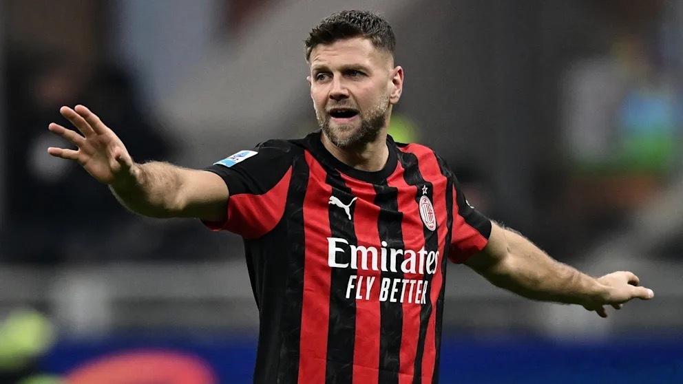 刚加盟AC米兰的菲尔克鲁格还在住酒店，结果房间里的保险柜被撬开，名表首饰损失大约