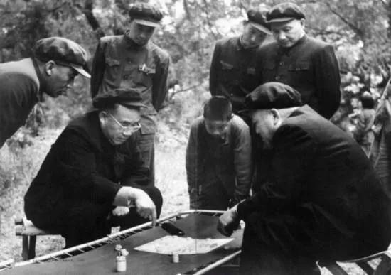 1974年，病重的彭德怀希望可以见一见朱老总却没被允许，彭德怀去世后，朱老总知道