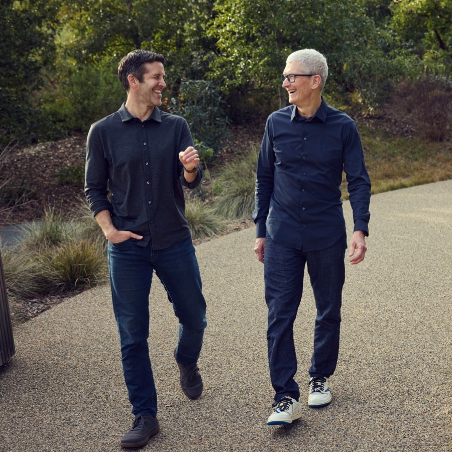苹果回应涨价以下是老莱杜撰的Apple Park 谈话内容：Tim Cook：小