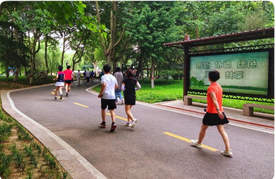 肚子大了怎么办？给“夏歇”跑友的紧急自救指南
    看着镜子里微微隆起的肚子，
