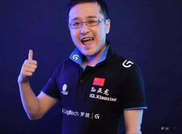#2023LPL#德云色笑笑宣布：明年合同结束，就不直播了！

笑笑最近在微博发