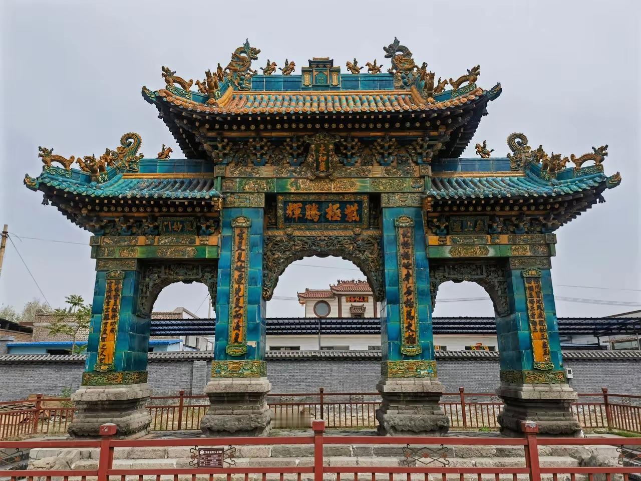 什么是后得智？

        后得智针对不同的人有两类：一类是普通凡夫，一类