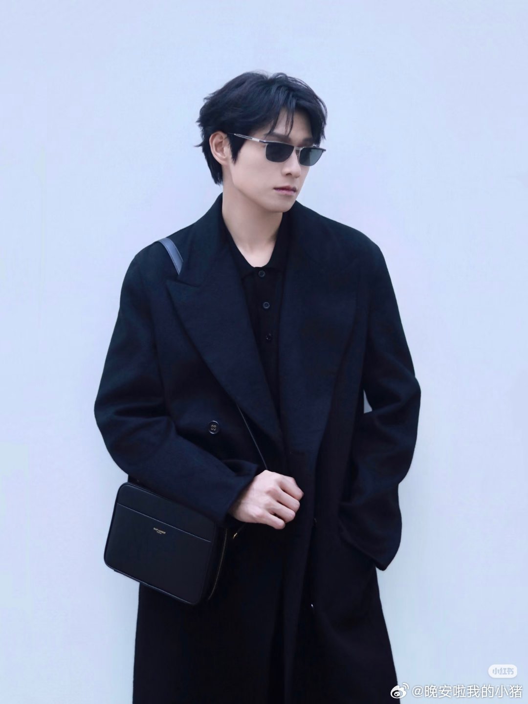 魏大勋、王天辰演绎 YSL 男士手袋 ​​​