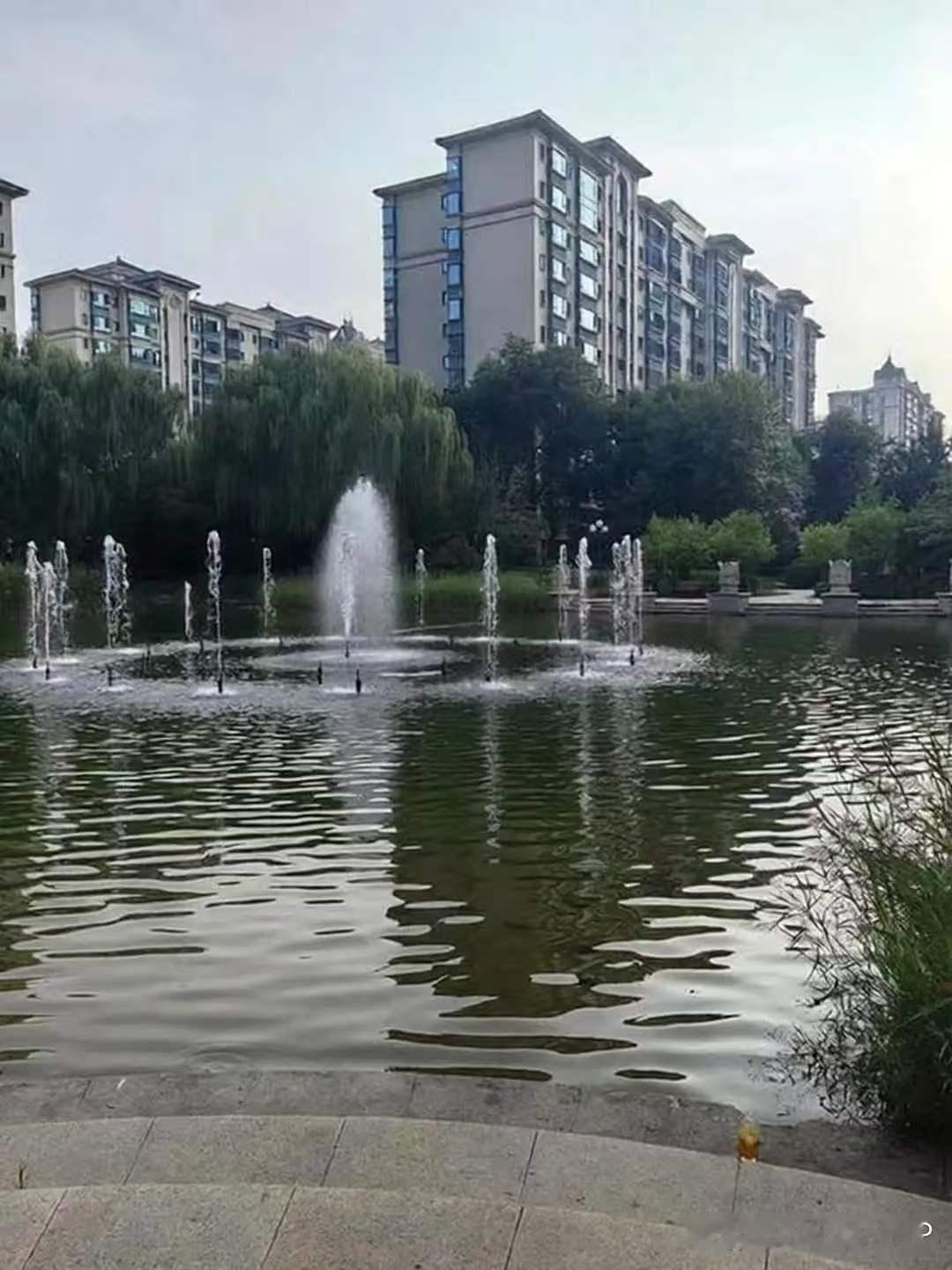 许家印估计肠子都悔青了，
他后悔的不是无期徒刑，也不是没收个人全部财产，而是当年