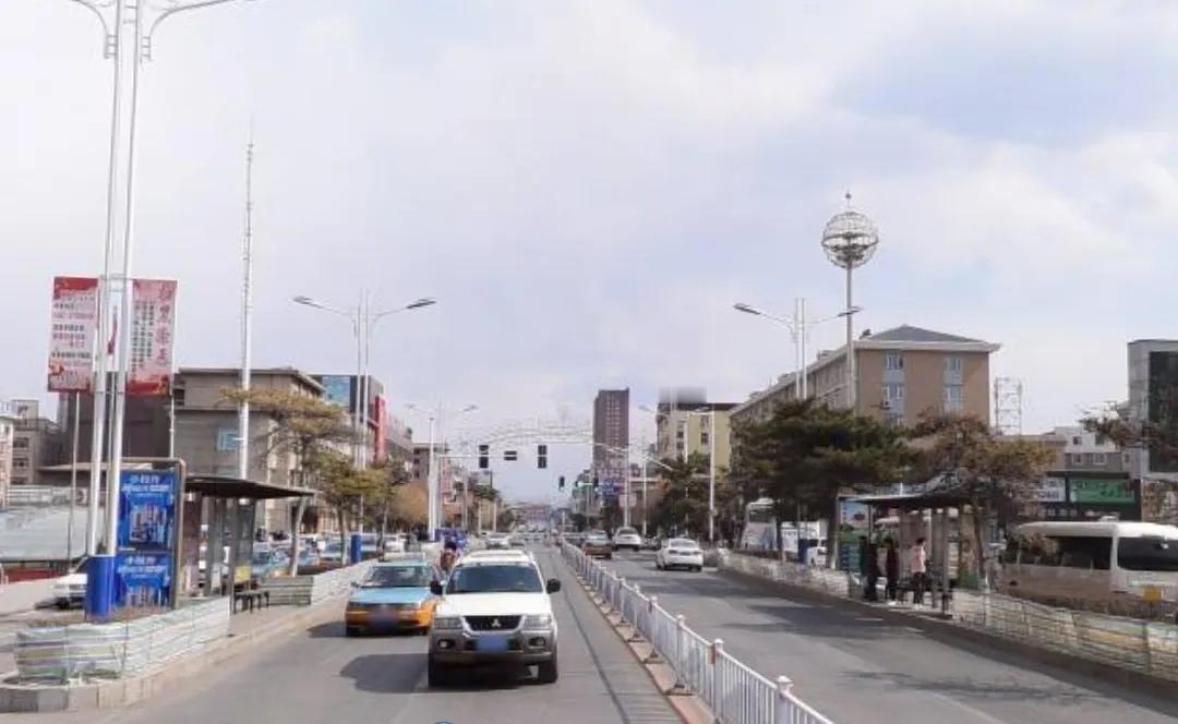 德惠市是吉林省中北部的一座城市，是吉林省省会长春市代管之下的一座县级市。德惠市的