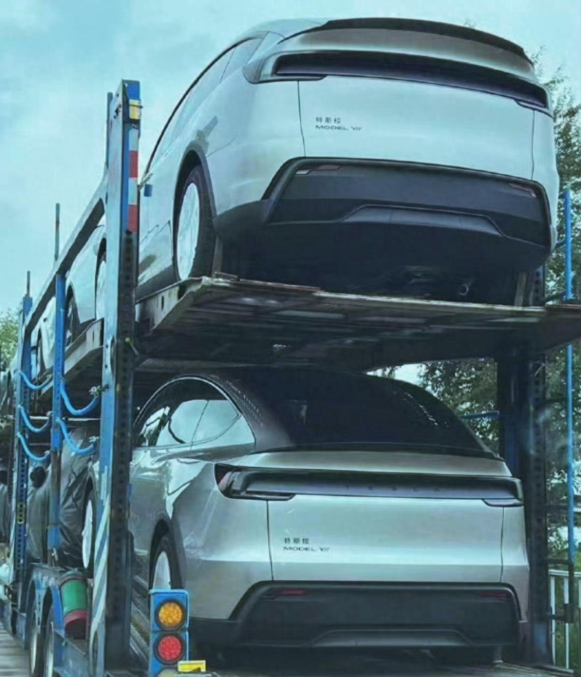 特斯拉Model Y L无伪装实车，车长近5米/6座布局
车长4976，轴距30