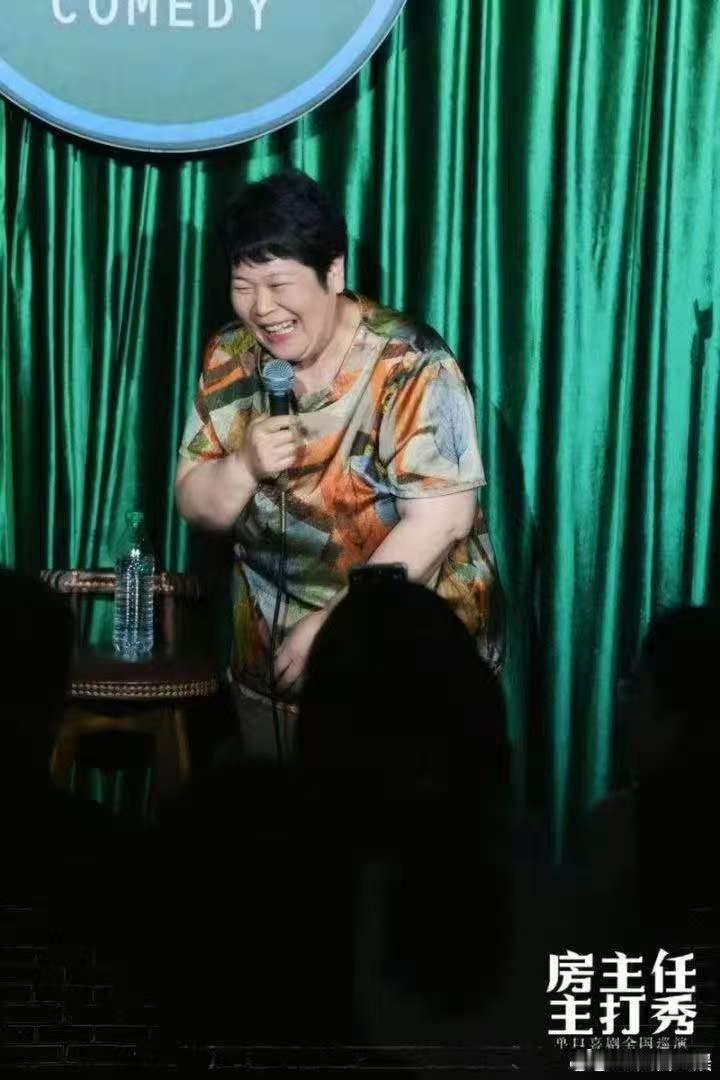 房主任淘汰本轮对决各有亮点，南瓜发挥稳定拿下晋级名额，房主任遗憾淘汰离场，他的单
