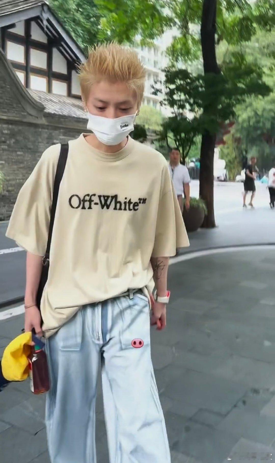 鹿晗刺猬头鹿晗刺猬头好萌！孩子什么发型都好看啊我说！ 