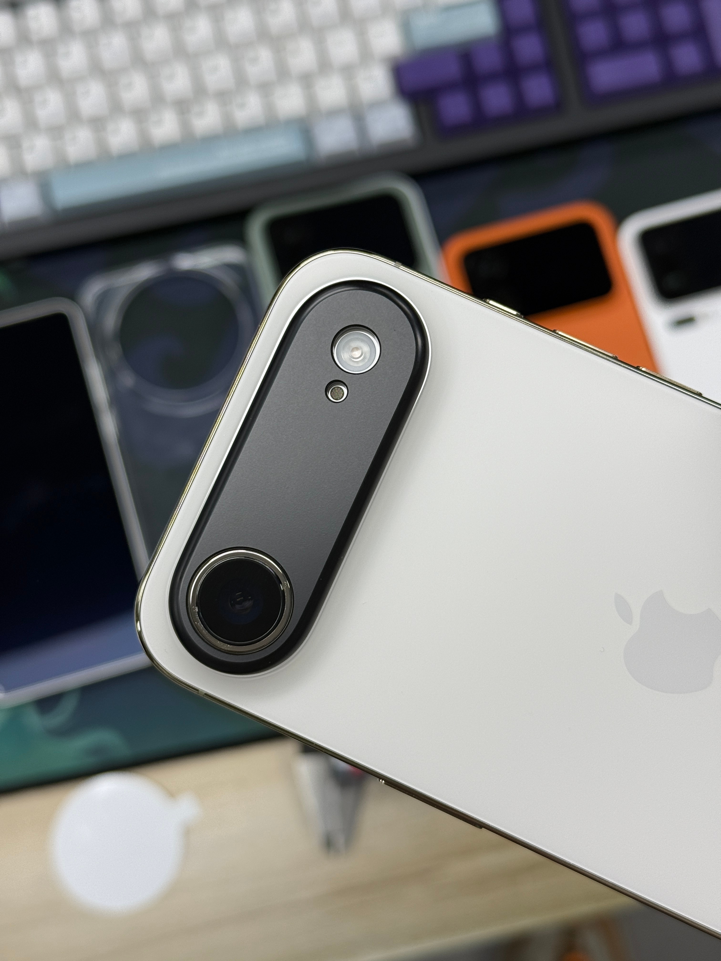 iPhoneAir 平嵌镜盖黑色样品打出来了，效果还可以，准备量产了哈未来镜盖还