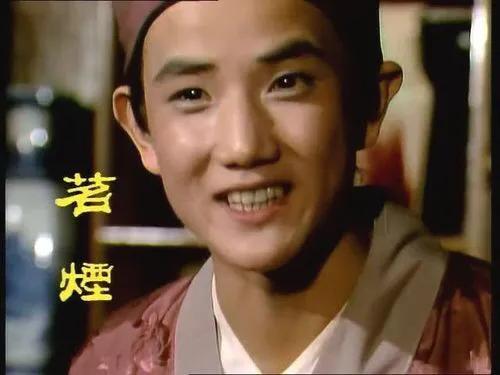 通过茗烟，再通过袭人，我们看出来宝玉的一个悲剧，在园子里边，身边第一得力人是袭人