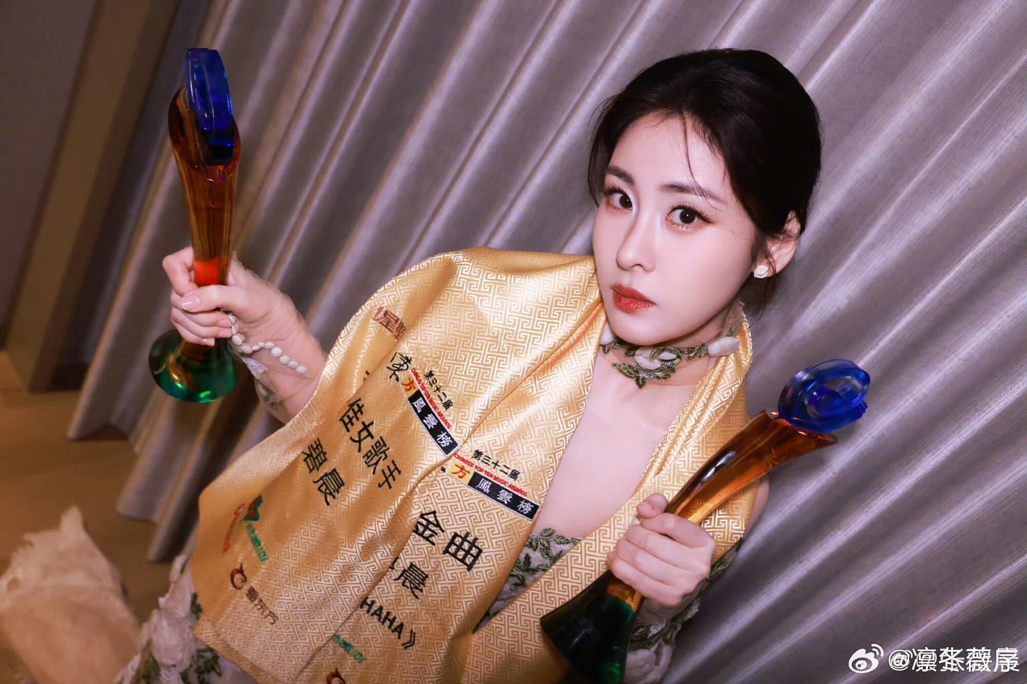 张碧晨最佳女歌手张碧晨一开口梦回逐玉专业的音乐创作能力与出色的演唱技巧使张碧晨成