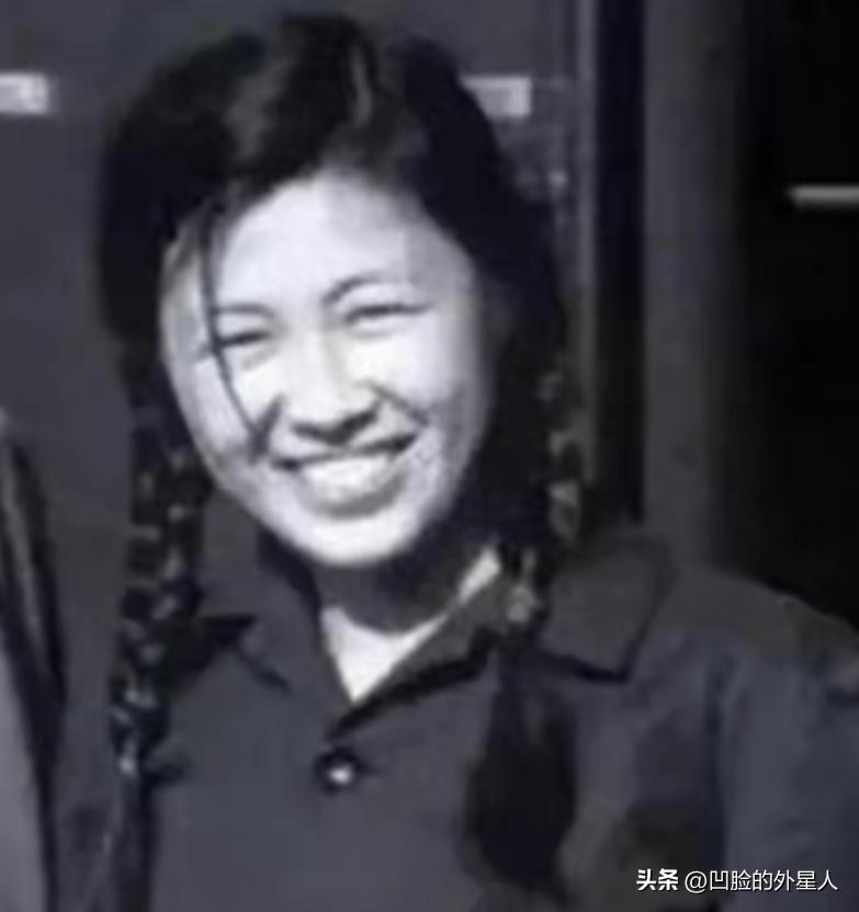 1977年，谢静宜被开除党籍，1983年被免于起诉，职务与待遇全无，1989年恢