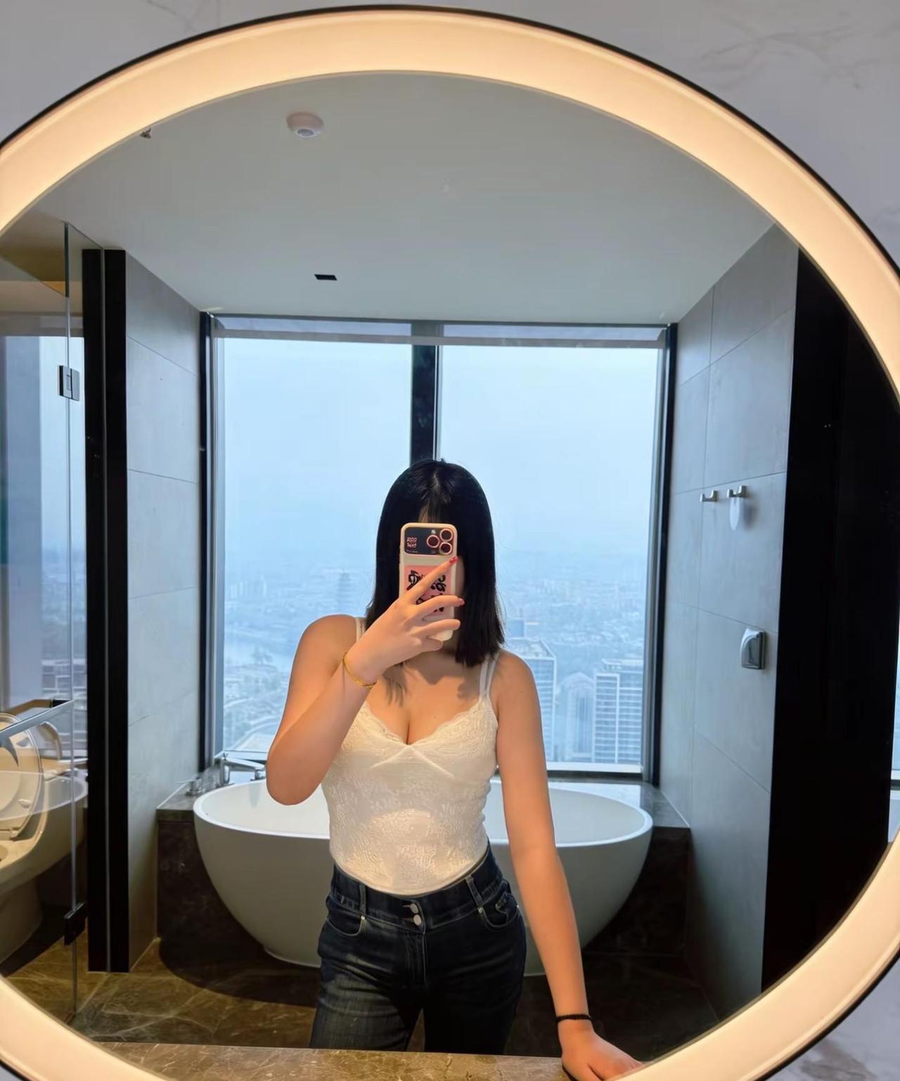 ^_^宝宝我给你充了斑马线会员 你以后红灯也能过马路了 快来使用叭～