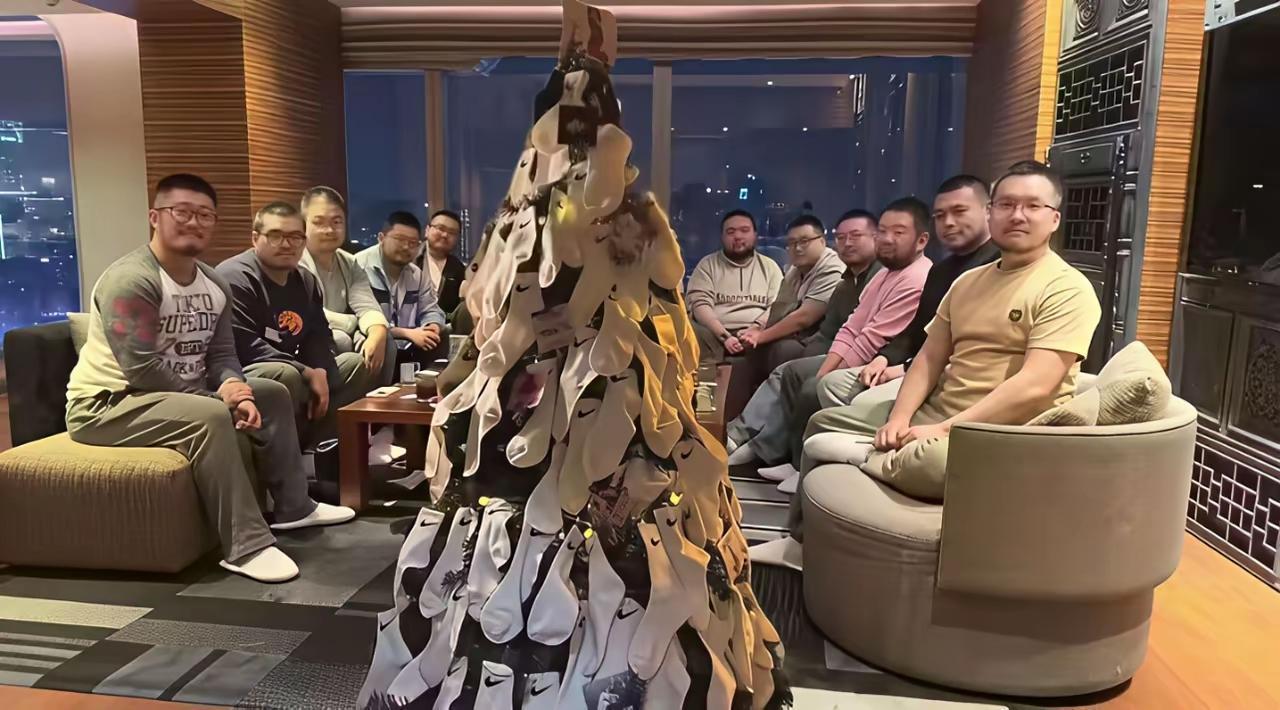 猜猜他们有什么共同的特点或者爱好？一般人是很难发现。