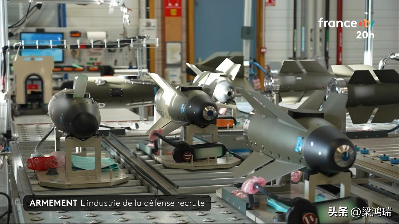 法国赛峰集团已成功进行了三次 AASM LIR 炸弹的试射，该炸弹配备了结合了激