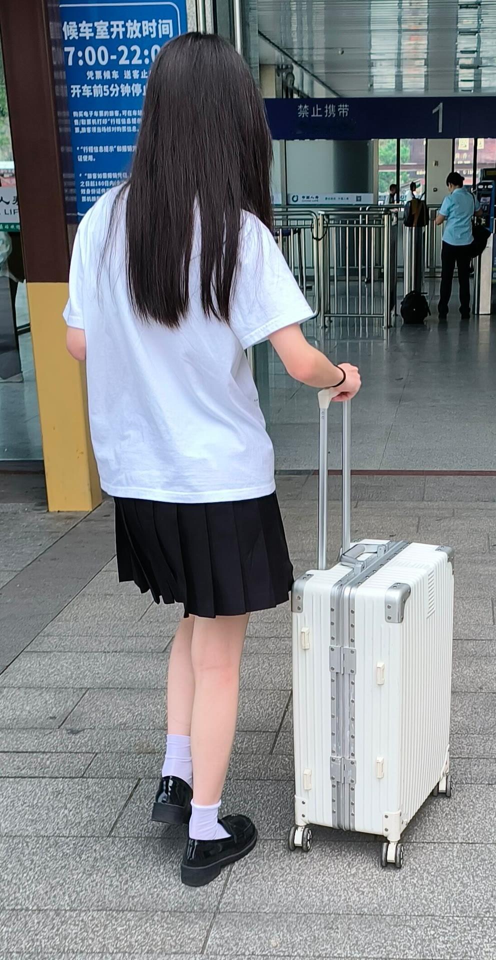大长腿小姐姐 
