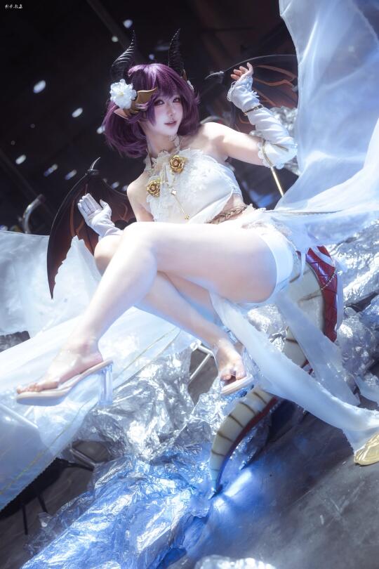 想来摸摸尾巴吗🎀