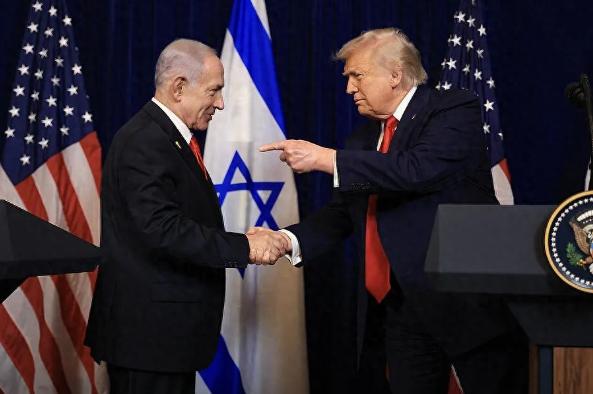 特朗普赶紧找内塔尼亚胡谈话，语气特别硬逼着他少炸点黎巴嫩、别再这么嚣张，说到底就