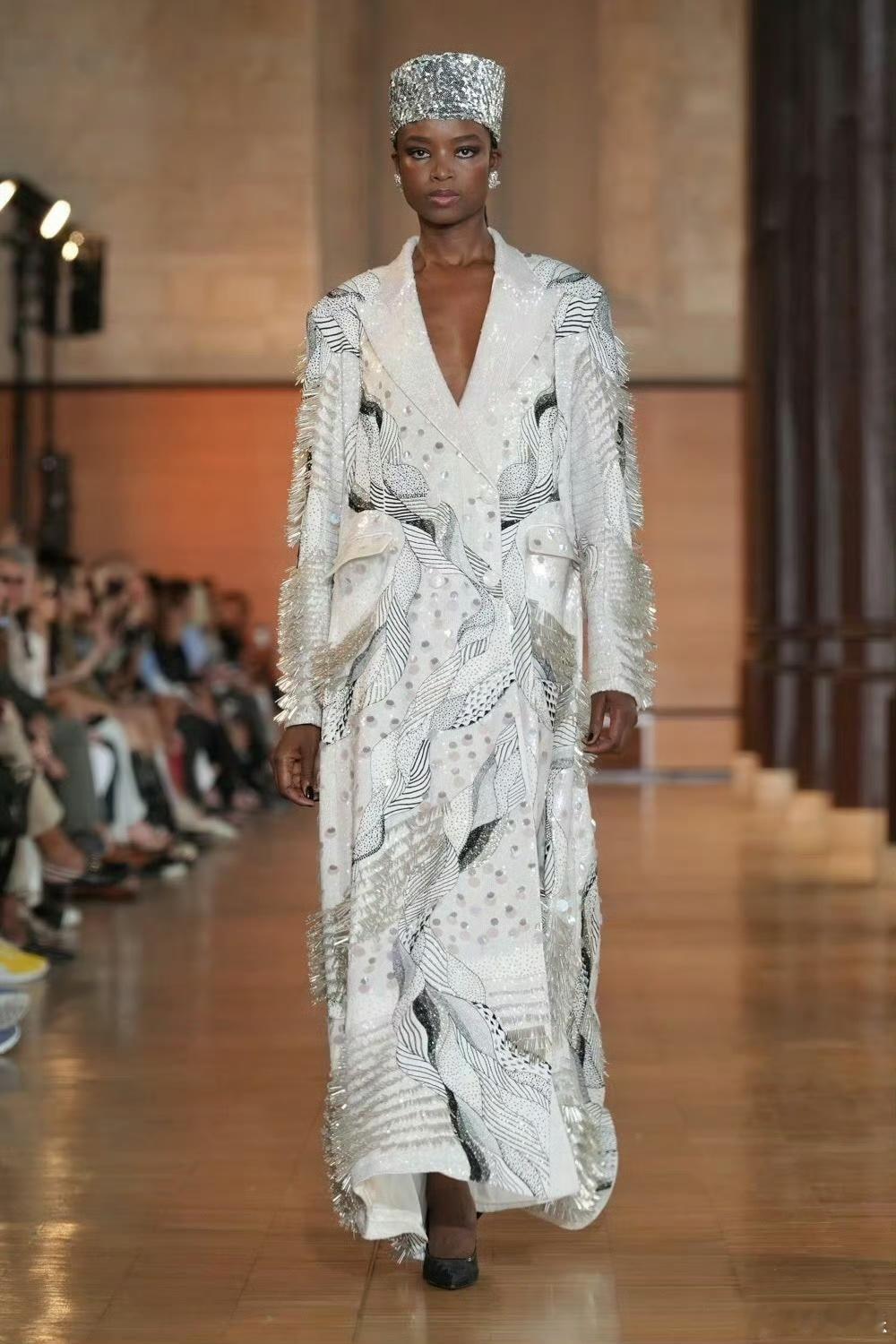 #刘宇第六次穿RM# 又解锁一套高定，第六次演绎Rahul Mishra🖤期待
