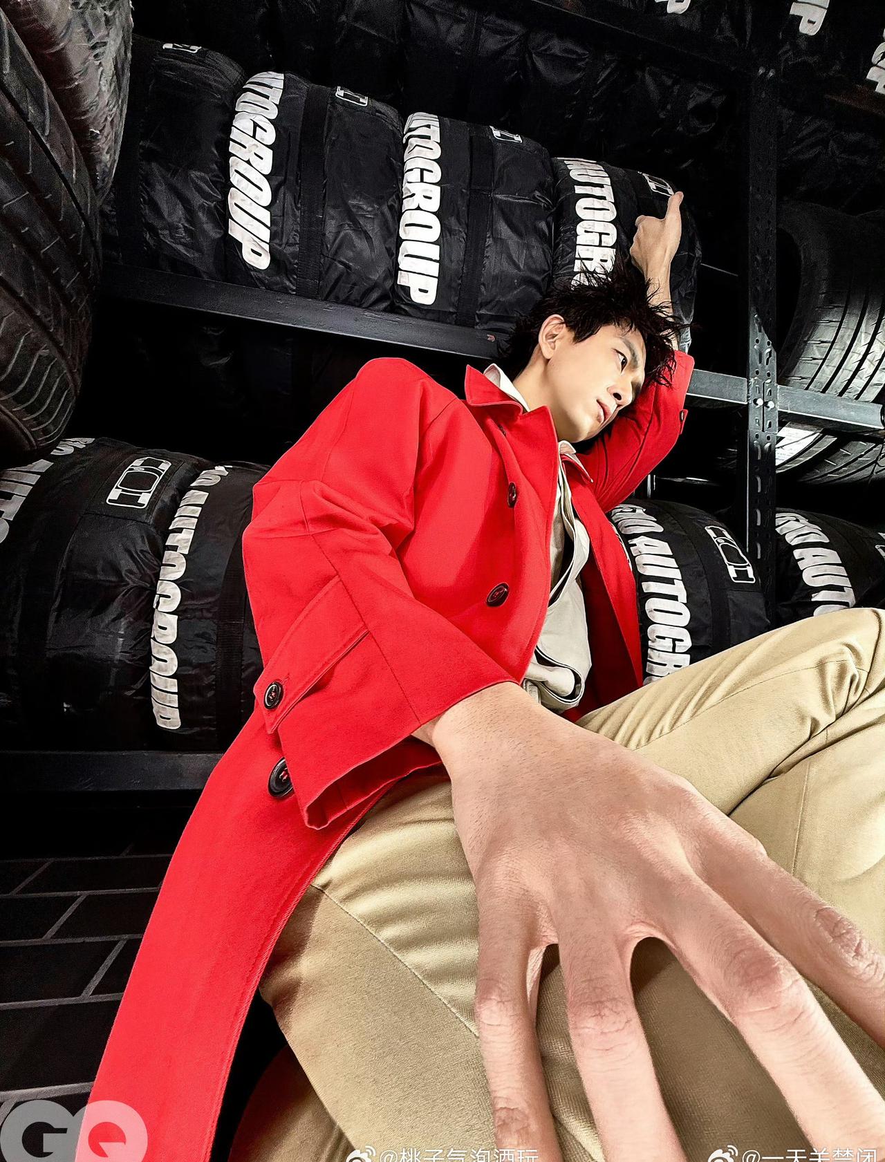 从经典到先锋，李现每一次尝试都令人惊艳。这次GQ封面造型更是充满个性，展现出不一