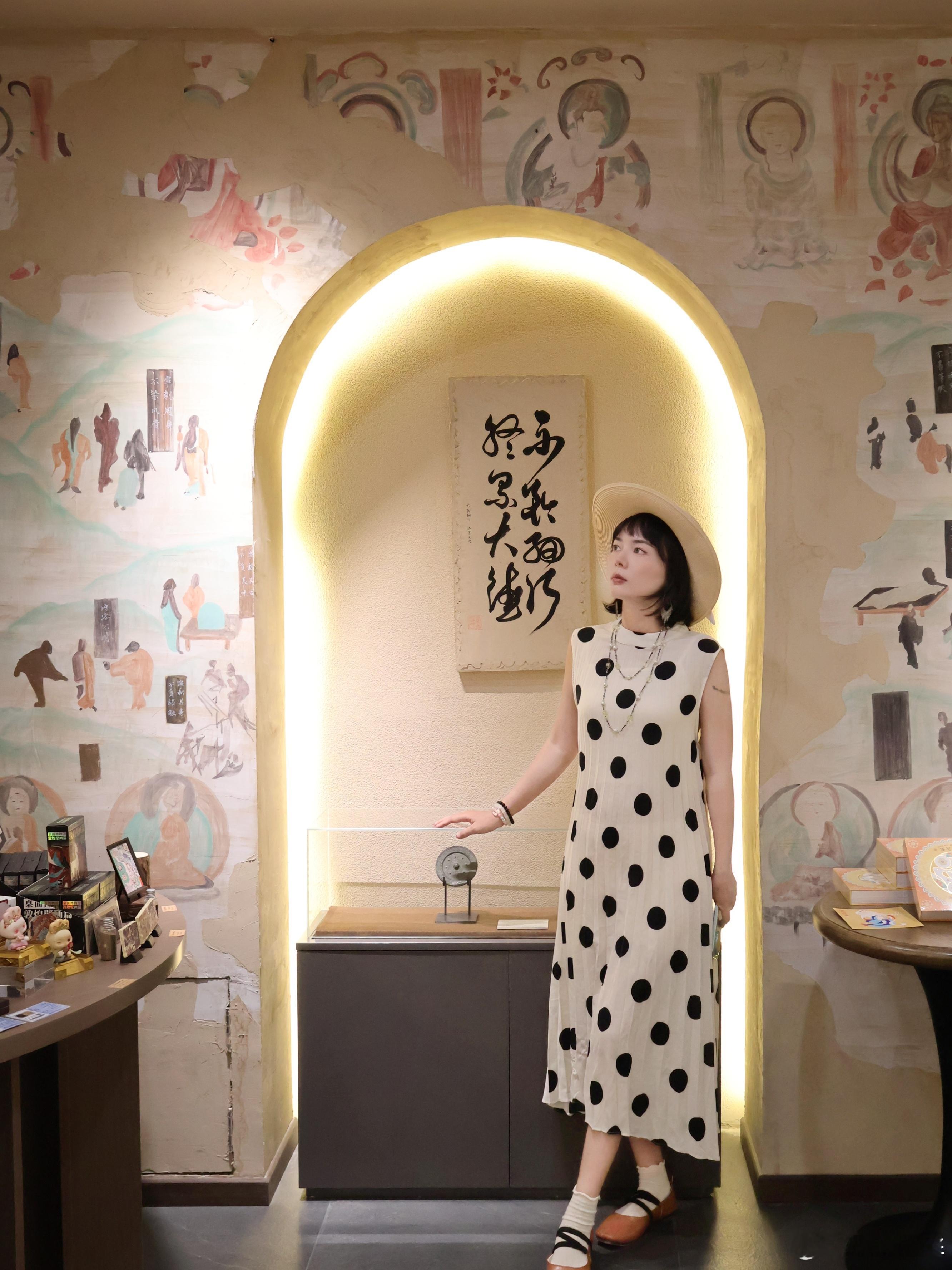 ✨敦煌私藏文艺地，0元出片超治愈 谁懂啊！敦煌不止莫高窟和沙漠，市区藏着免费逛+