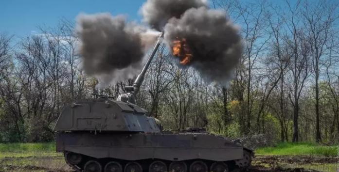 彭博社报道，德国打算以 1.185 亿欧元的价格为 PzH 2000 自行榴弹炮