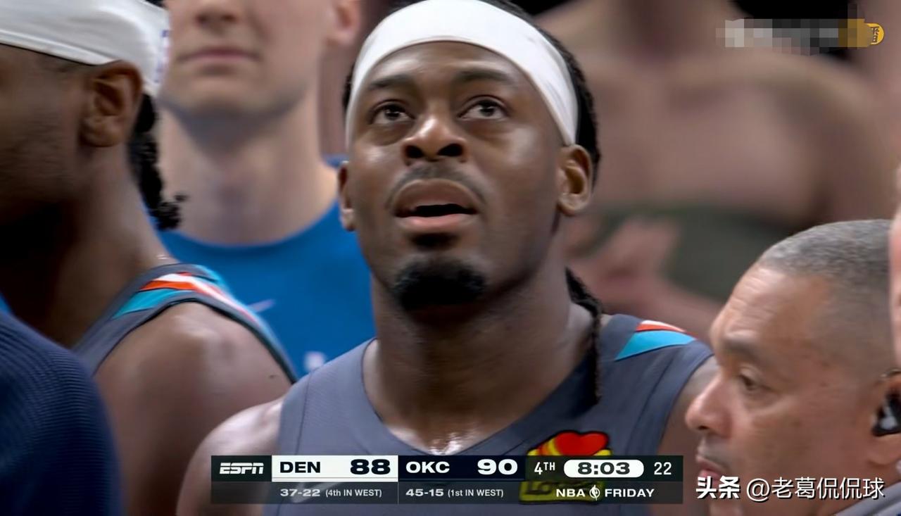 美国名记Brett Siegel怒批雷霆恶汉多尔特！在今天雷霆主场迎战掘金的比赛