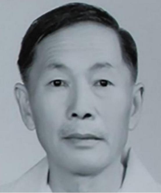1989年，一个62岁的中国老人访美，几个中情局探员突然找到了他，出示证件后，说