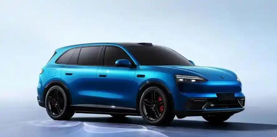 2026年新能源车市有个怪现象：一边是政策催着车企推新车，另一边消费者眼睛越来越