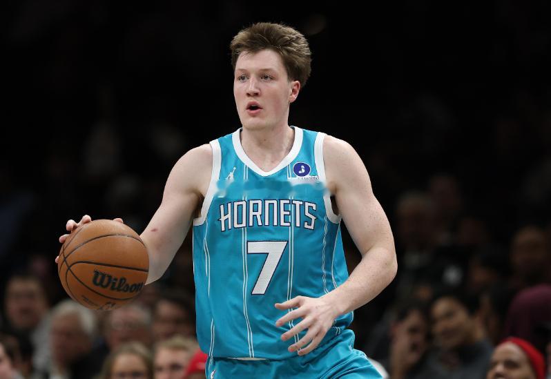 NBA常规赛继续进行，黄蜂客场121-122被雄鹿逆转。本场比赛，克尼佩尔出战了