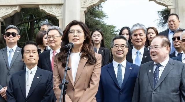 蓝营彻底炸锅！军购大战摊牌，郑丽文硬刚蒋万安、卢秀燕，党团大会要分生死。5月5日