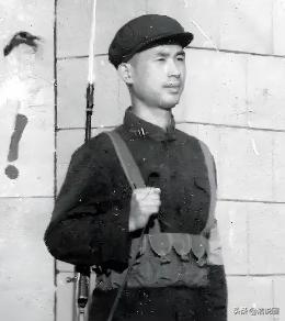 1980年，辽宁省政府机关大院的哨兵击毙了一个可疑人员，谁知，案件水落石出后，这