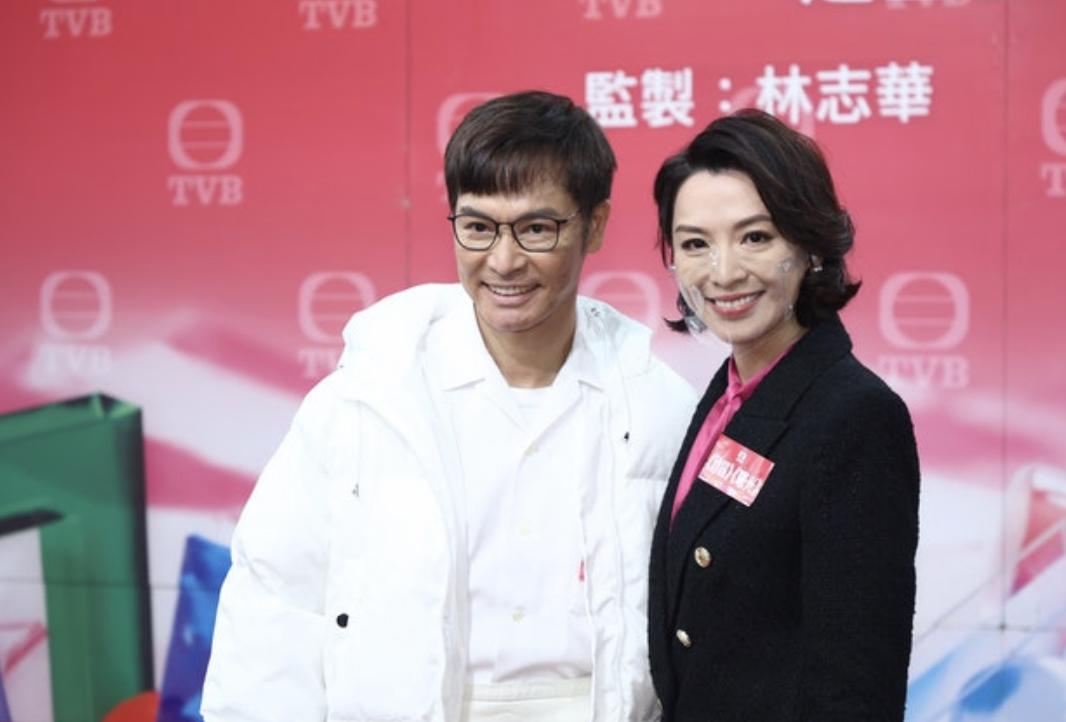 陈炜在2021年11月被圈外医生男友陈国强求婚成功后曾经表示会在2022年结婚，