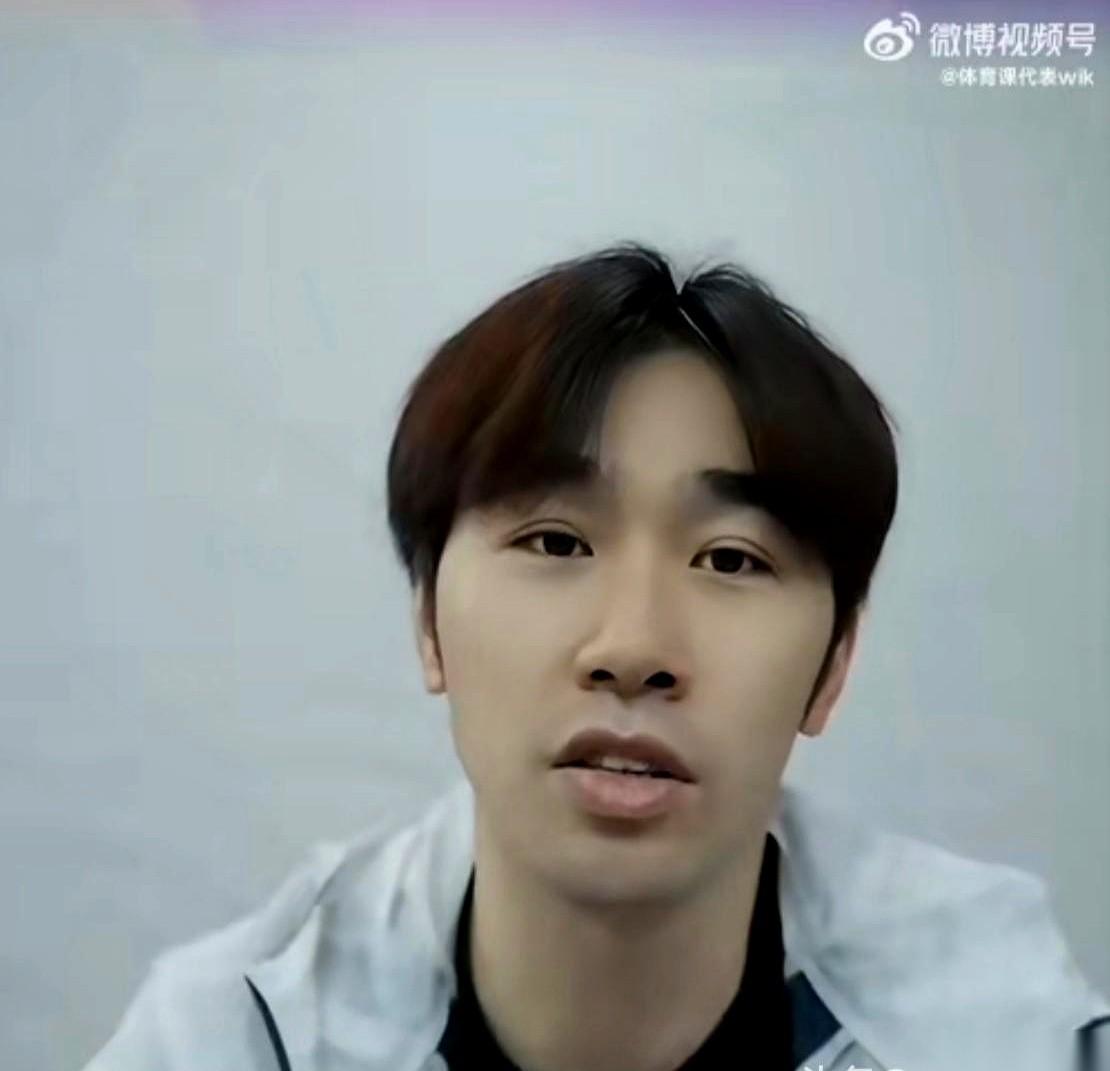 有人问前国手闫安，去不去美国那个新开的职业乒乓球联赛？
他撂下一句实话：那边给的