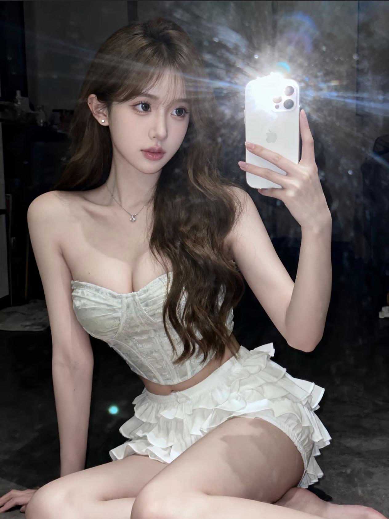 如果有三个男生抢着当我男朋友，
我怎么办？
我是说如果！
如果梦醒了，我怎么办！