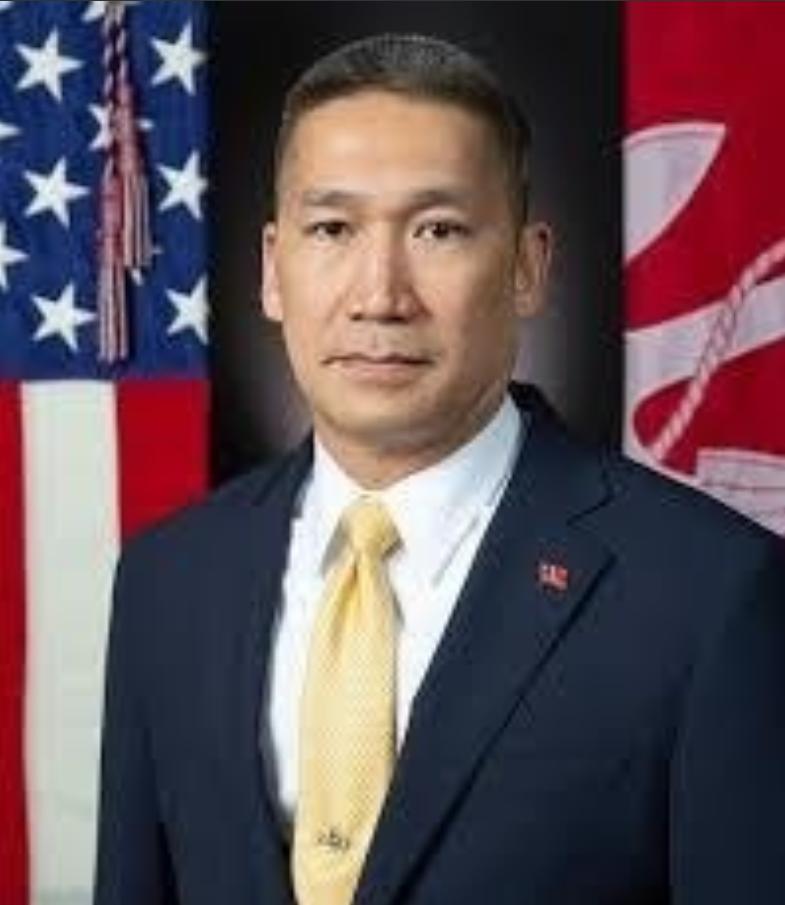 特朗普“临阵换将”！曹洪，出任美国海军部长。
 
4月22日，美国五角大楼突然发