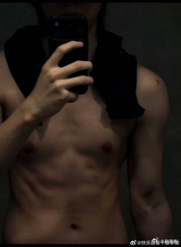 马柏全健身效果 马柏全腹肌练成了🥰看得出来，他的健身效果真的是很好。完全感受到