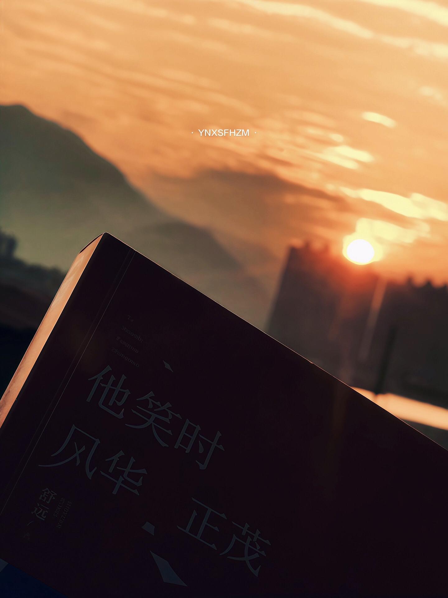 旧版的封面是各种回忆，这风华正茂的日子，他真的迷途知返了。