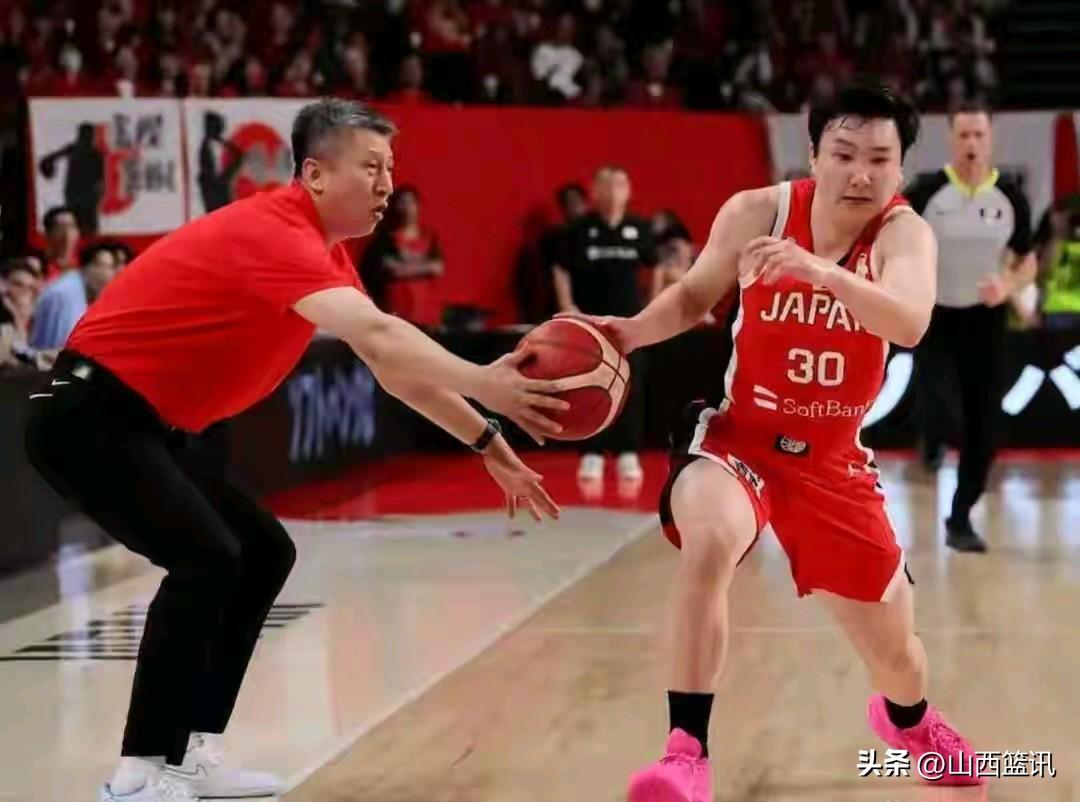 郭士强不承认“抢断”富永启生，只是“守株待兔”！日本球迷估计会暴跳如雷！
再也用