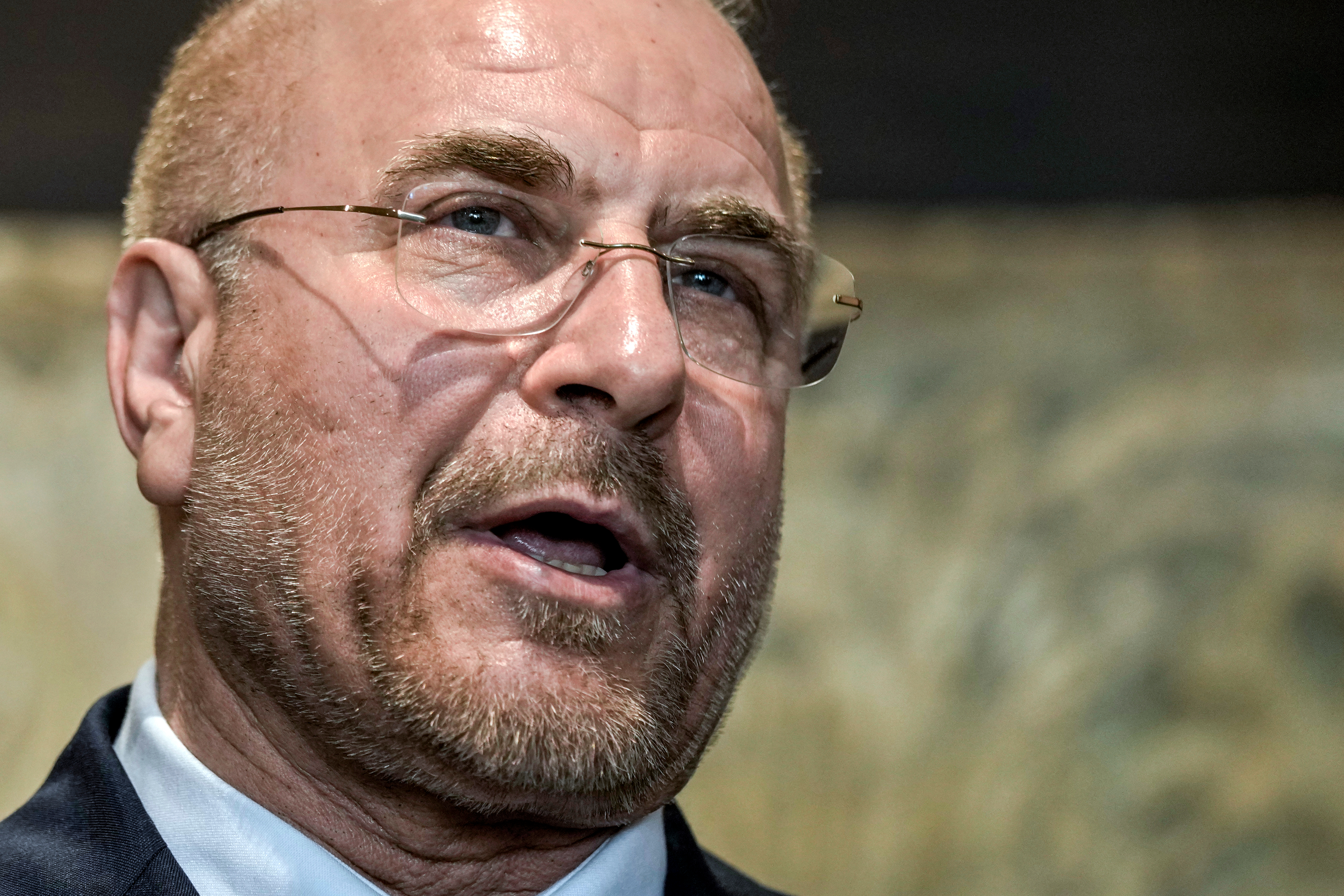 #美政府正暗中考量伊朗议长#【外媒：针对伊朗议会议长，美政府正“暗中考量”】据路