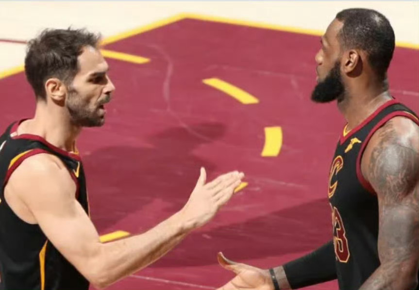 骑士克利夫兰骑士新赛季篮不住詹姆斯 近期，卡尔德隆在一档播客节目表示勒布朗-詹姆