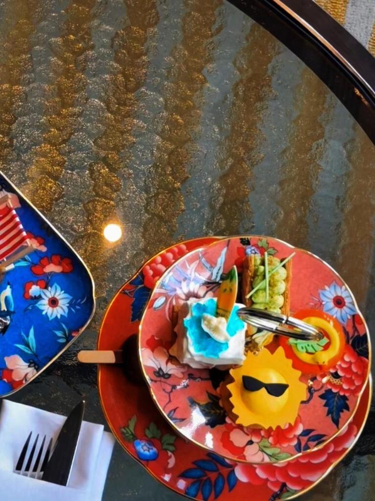 我发现男生对女生真心的喜欢是一直逗她开心