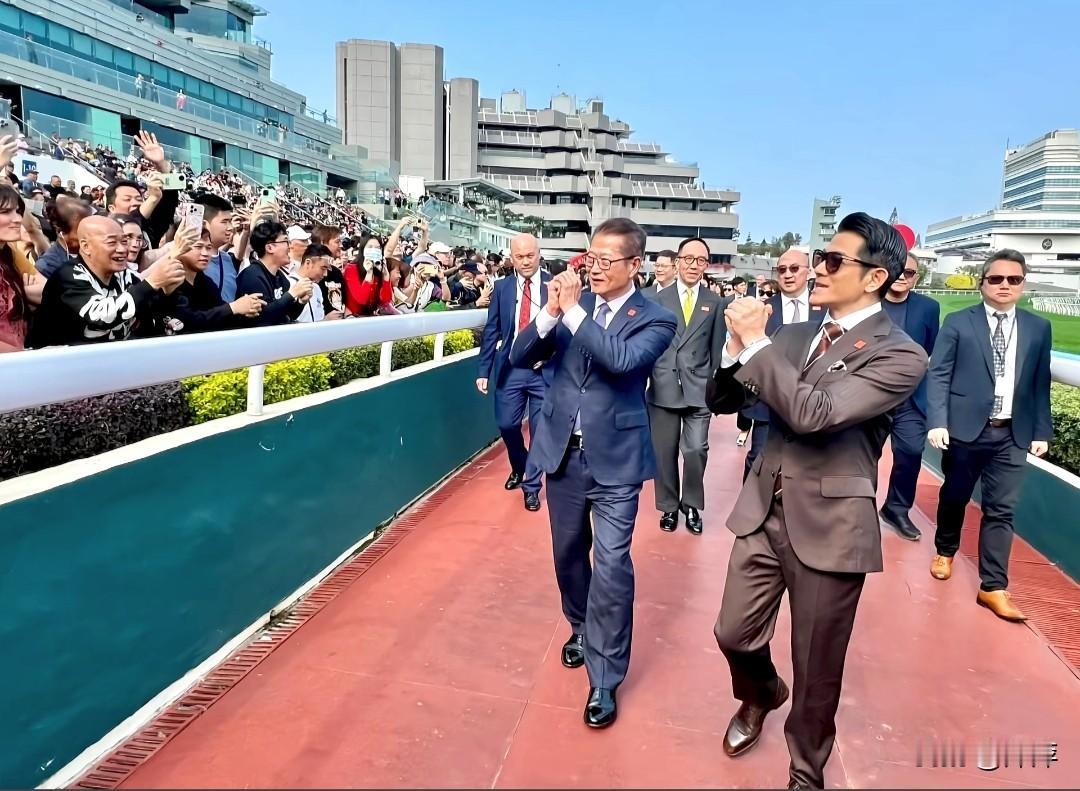 郭富城现身香港赛马场。